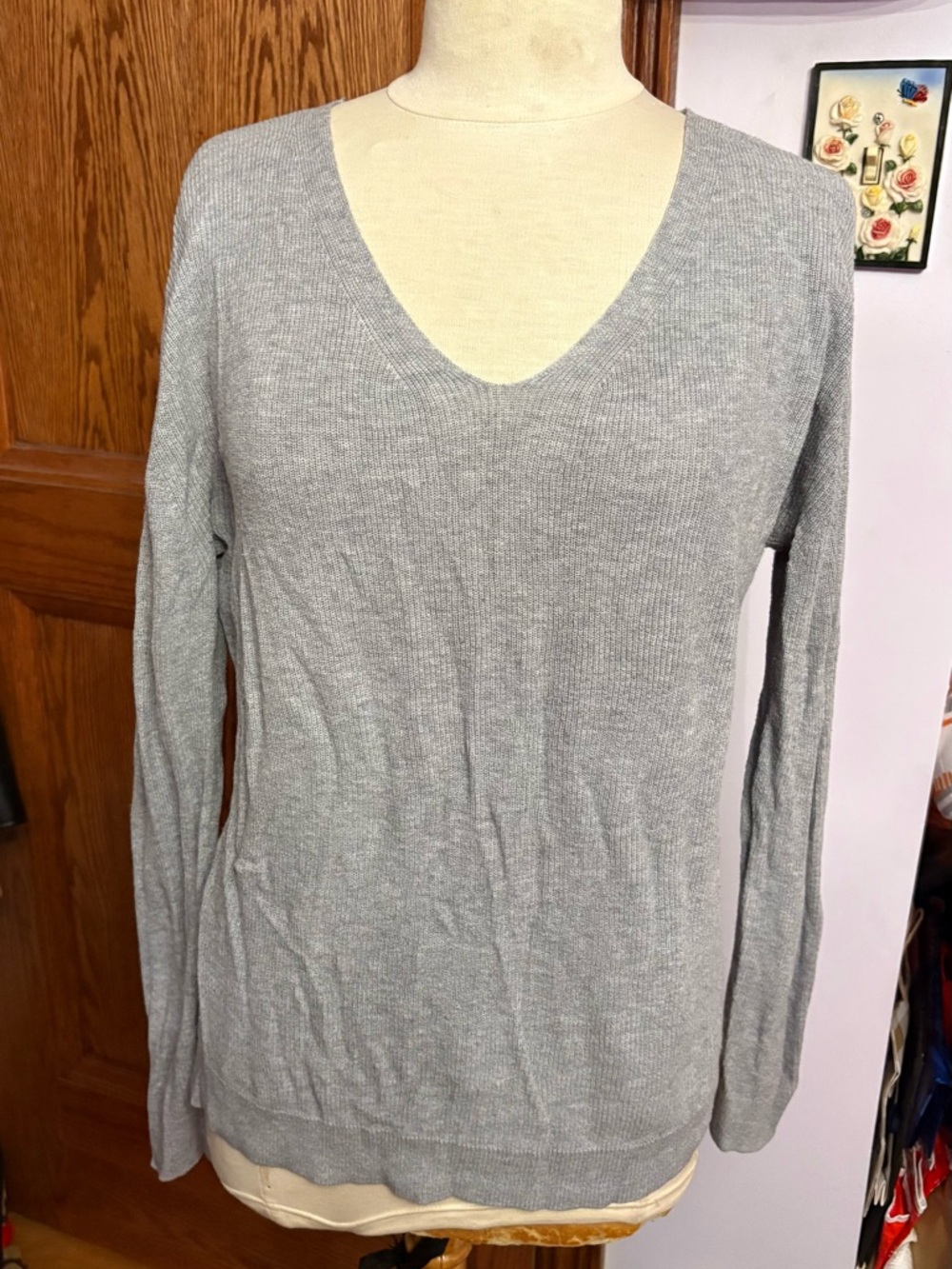 Everlane Ribbed V-Neck Sweater in Gray
